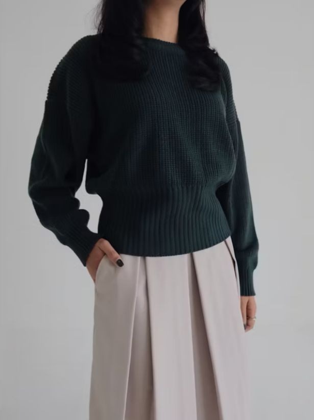 Issa Puffy Sleeve Sweater warna hijau tua